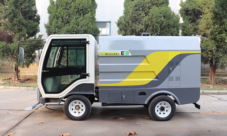 為什么那么多環(huán)衛(wèi)工人都喜歡用小型電動高壓沖洗車，原因竟是它