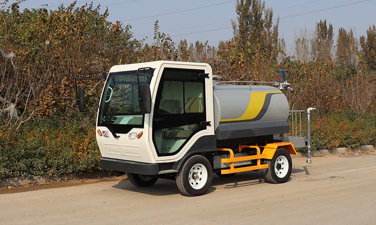 小型灑水車(chē)