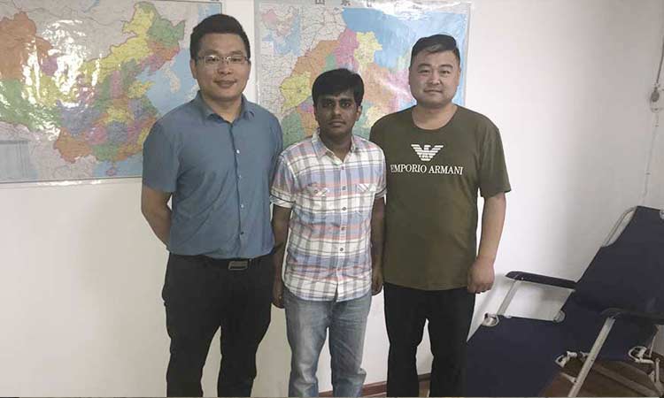 智能純電動清掃車迎來外國客戶來我公司進(jìn)行實地參觀考察