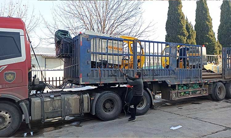 可上牌高壓沖洗車(chē)裝車(chē)現(xiàn)場(chǎng)