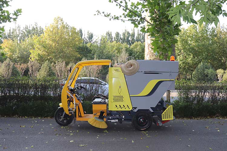 電動(dòng)三輪樹(shù)葉收集車(chē)