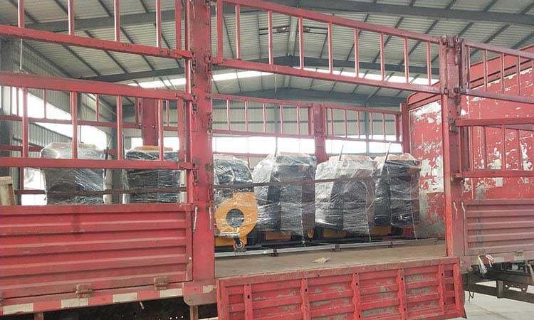 秋風(fēng)掃落葉，環(huán)衛(wèi)很辛苦，小型吸葉機(jī)神助攻