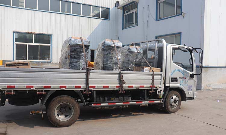 手推式樹(shù)葉收集器