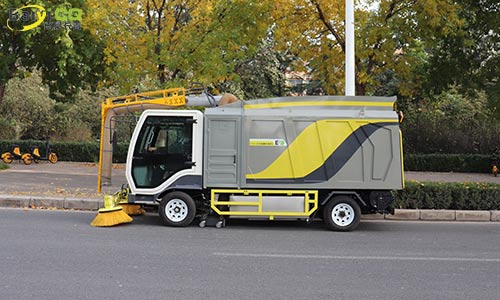 多功能樹葉收集車，非落葉季節(jié)能做什么？