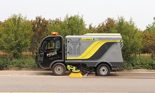 背街小巷需要什么樣的電動道路洗掃車？