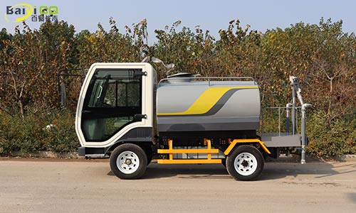 小型霧炮灑水車(chē)解決小區(qū)戶外抑塵消毒問(wèn)題