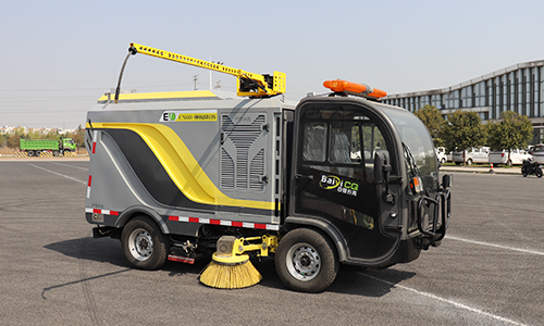 小型電動洗掃車解決環(huán)衛(wèi)公司非機(jī)動車道清掃難題