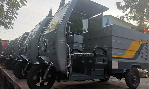 高壓清洗車定制外觀，清潔高效，已裝車準備發(fā)貨