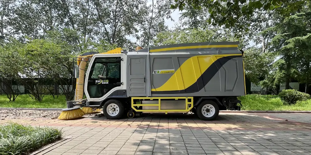電動(dòng)樹(shù)葉收集車
