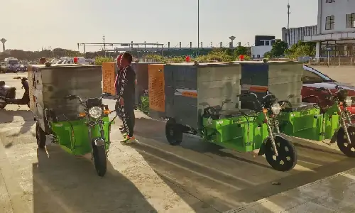 小型高壓清洗車已經(jīng)抵達客戶指定交貨地點