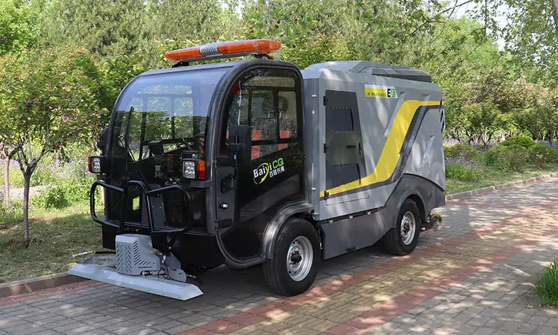 人行道輔道如何深度清洗？小型深度清潔車的實際使用效果怎么樣？