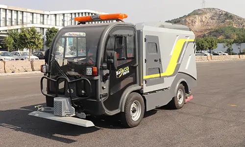 純電動深度清潔車冬季路面清潔不殘留污水，不會導(dǎo)致路面結(jié)冰