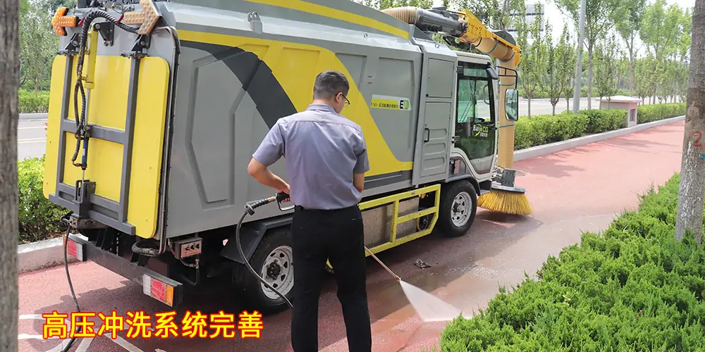 純電動樹葉收集車_多功能樹葉收集車_吸樹葉的機器_掃樹葉神器