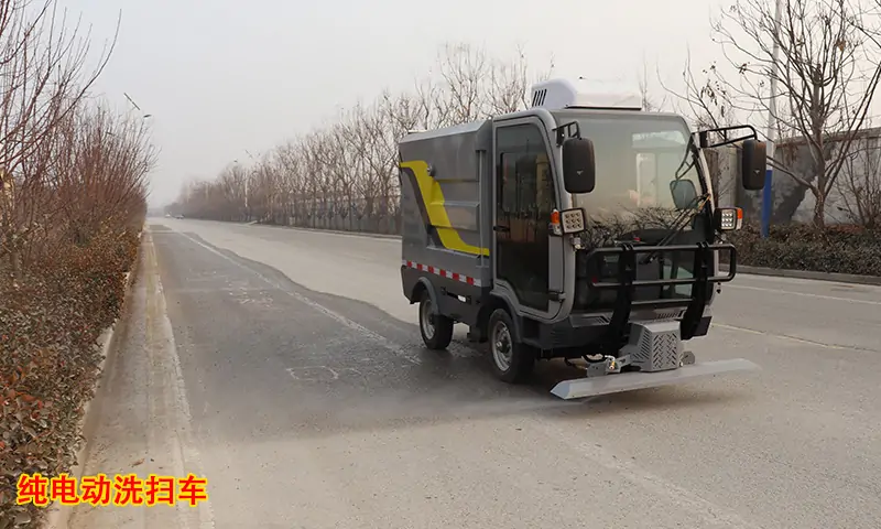 在全世界暢銷的電動小型高壓沖洗車，解決95%環(huán)衛(wèi)難題，你不想試一下效果嗎？