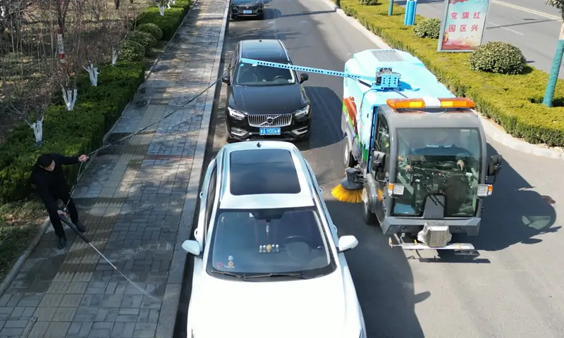 純電動洗掃車展神通，狹窄路段地面清潔洗掃有奇效！