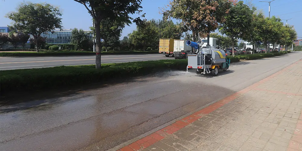 道路清洗灑水車(chē)_三輪車(chē)灑水車(chē)_灑水三輪車(chē)_小型電動(dòng)灑水車(chē)