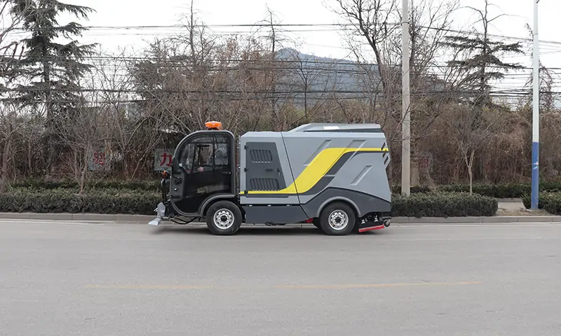 純電動深度清潔車，道路清潔好幫手！一米一深度清潔寬度，滿足多場景使用需求！