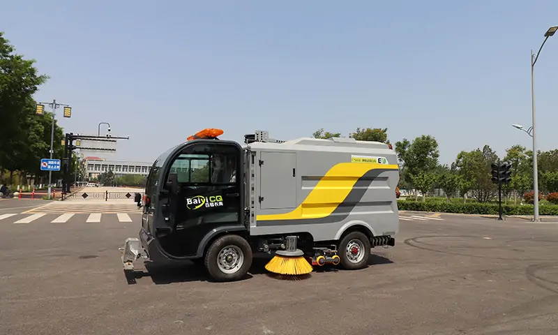 機場，景區(qū)，水泥廠，工廠，學校道路清潔解決方案來啦！純電動洗掃車，衛(wèi)生一車全解決！