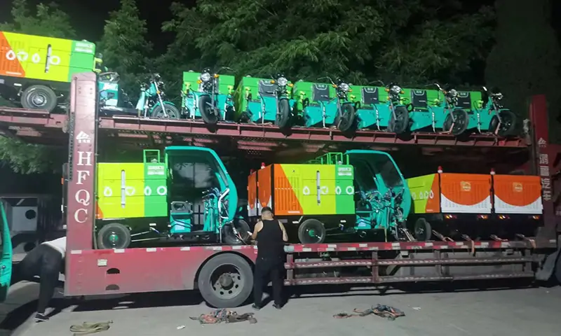 多功能高壓清洗車發(fā)貨深圳！助力深圳環(huán)衛(wèi)美好生活環(huán)境！