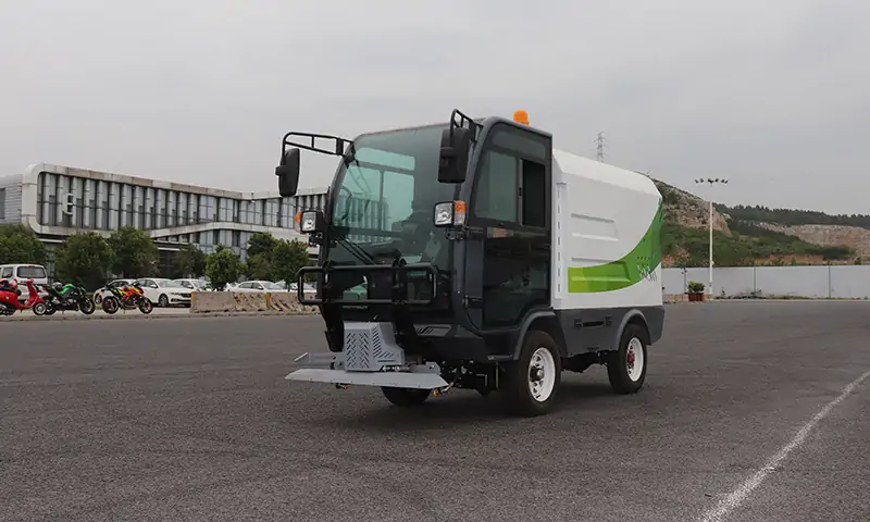 革命性的四輪單人駕駛室高壓沖洗車：現代化的清潔解決方案