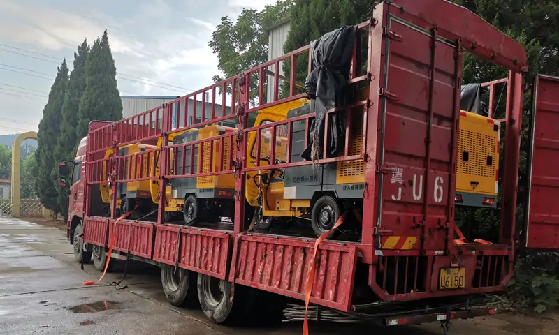 小型三輪高壓沖洗車：助力北京環(huán)衛(wèi)，實(shí)現(xiàn)區(qū)域衛(wèi)生全覆蓋