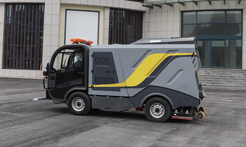 純電動深度清潔車：革新環(huán)保，開創(chuàng)清潔新時代