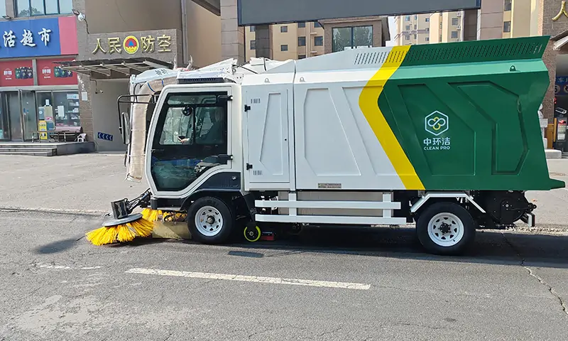 多功能樹葉收集車：環(huán)衛(wèi)利器的秋季神器，助力河南環(huán)衛(wèi)。