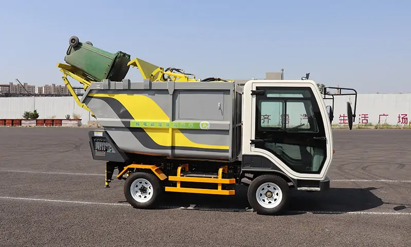 后裝式垃圾車：小區(qū)與廠區(qū)的理想選擇！垃圾轉(zhuǎn)運好幫手！