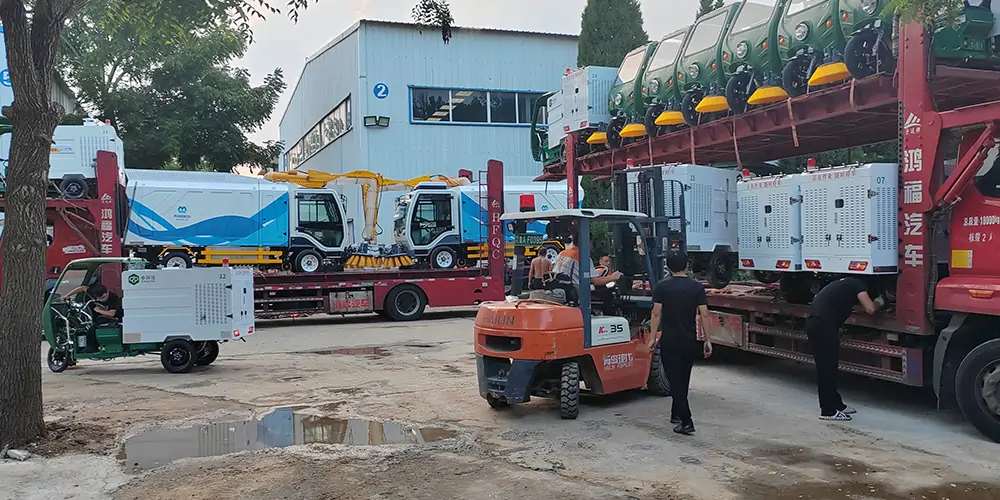 樹葉收集車_多功能樹葉收集車_吸樹葉的機(jī)器_新型樹葉收集車_電動樹葉專用收集車