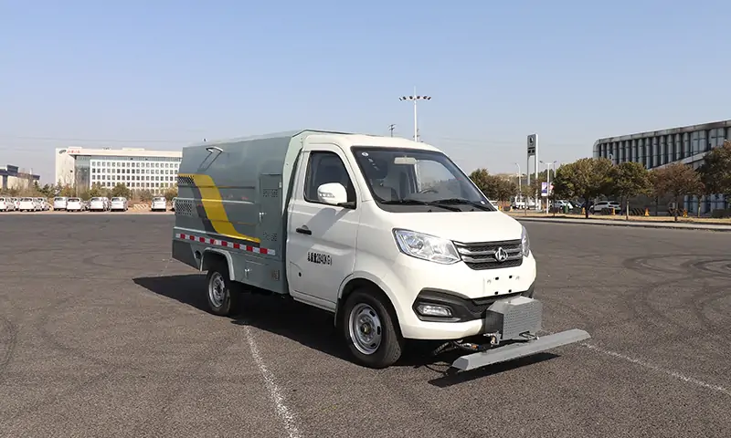 新能源道路養(yǎng)護車：綠色清潔，高效環(huán)保的城市美容師