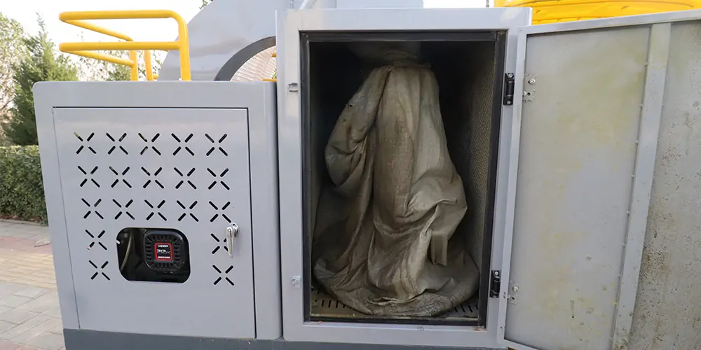 樹(shù)葉收集器車(chē) 三輪樹(shù)葉收集車(chē) 林場(chǎng)專(zhuān)用樹(shù)葉收集車(chē) 三輪車(chē)樹(shù)葉收集機(jī) 電動(dòng)三輪車(chē)樹(shù)葉收集器