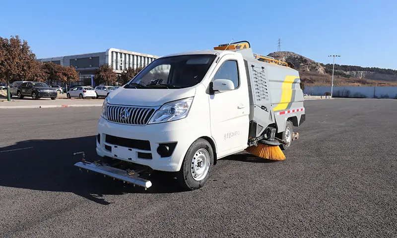 綠色環(huán)保，城市清潔新力量：全新純電動洗掃車