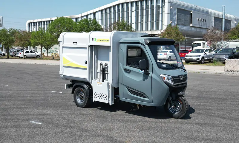 新能源側裝垃圾清運車：高效環(huán)保的城市清潔先鋒