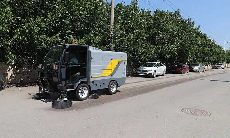 純電動清掃車：城市清潔新風(fēng)尚，道路清掃專家。