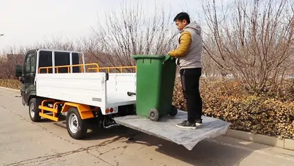 八桶式垃圾清運車BY-L8操作環(huán)境