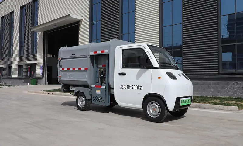 小巧靈活、綠色高效——新能源側裝式垃圾車引領城市清潔新趨勢