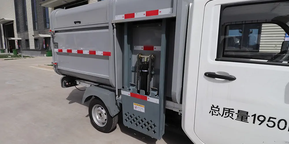 新能源側(cè)裝垃圾車，垃圾運(yùn)輸車，垃圾車，側(cè)裝式垃圾車