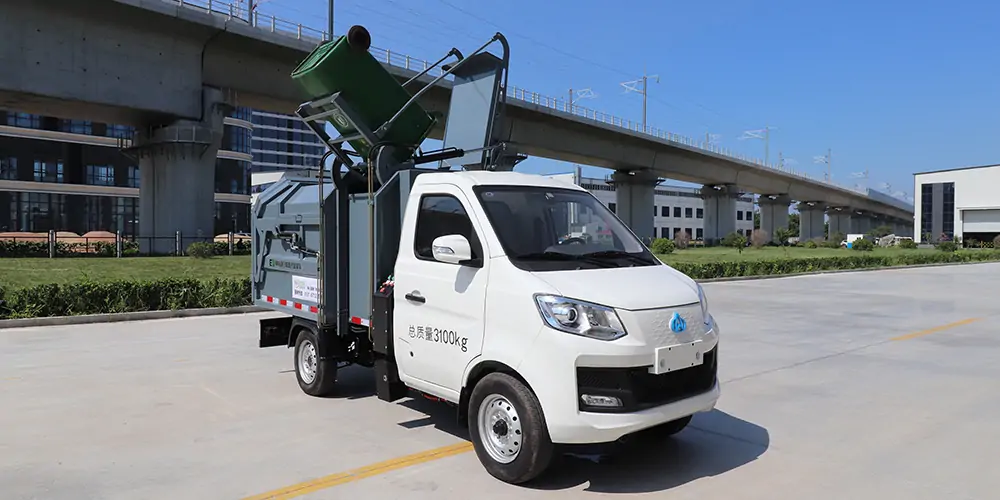 新能源側(cè)裝垃圾車，新能源垃圾車，小型垃圾車，純電動(dòng)垃圾車，環(huán)衛(wèi)垃圾車，垃圾車