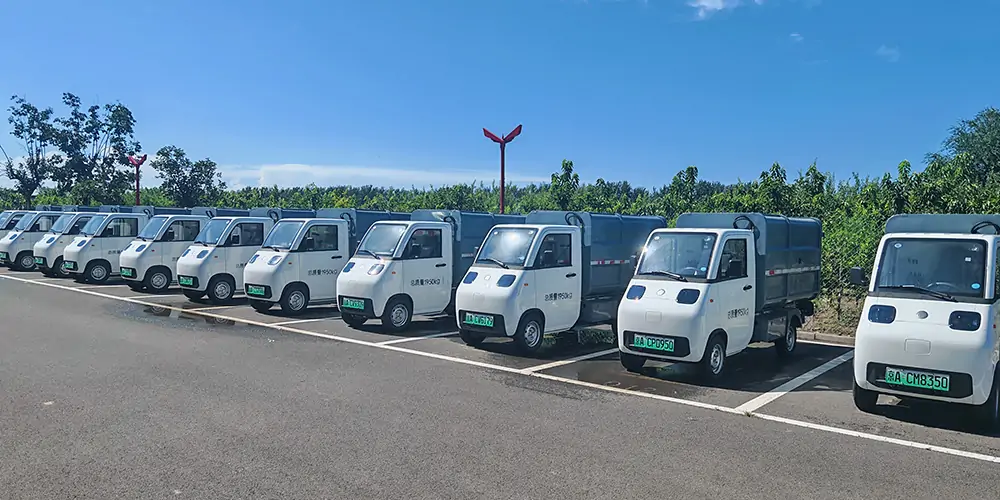 新能源側(cè)裝垃圾車，側(cè)裝式垃圾車，垃圾車，小型垃圾車