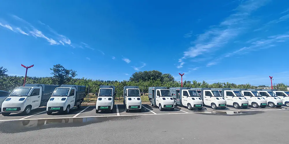 新能源側(cè)裝垃圾車，側(cè)裝式垃圾車，垃圾車，小型垃圾車