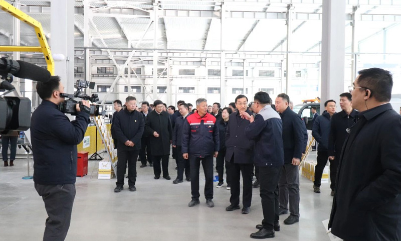 熱烈歡迎 省委常委、濟(jì)南市委書記劉強(qiáng)帶隊(duì)蒞臨我司新廠區(qū)觀摩調(diào)研指導(dǎo)