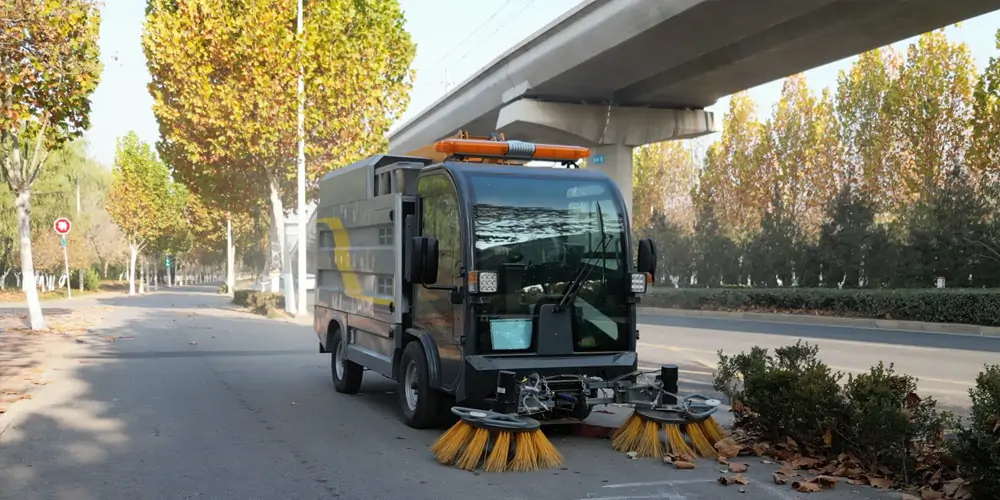 純電動(dòng)樹葉收集車_樹葉收集車_電動(dòng)樹葉收集車_四輪樹葉收集車