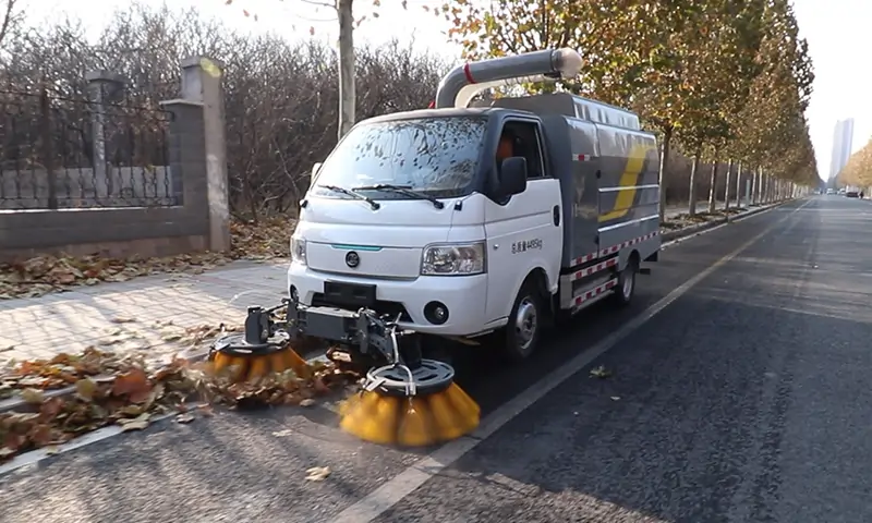 純電動(dòng)樹葉收集車：智慧環(huán)衛(wèi)新時(shí)代的綠色裝備