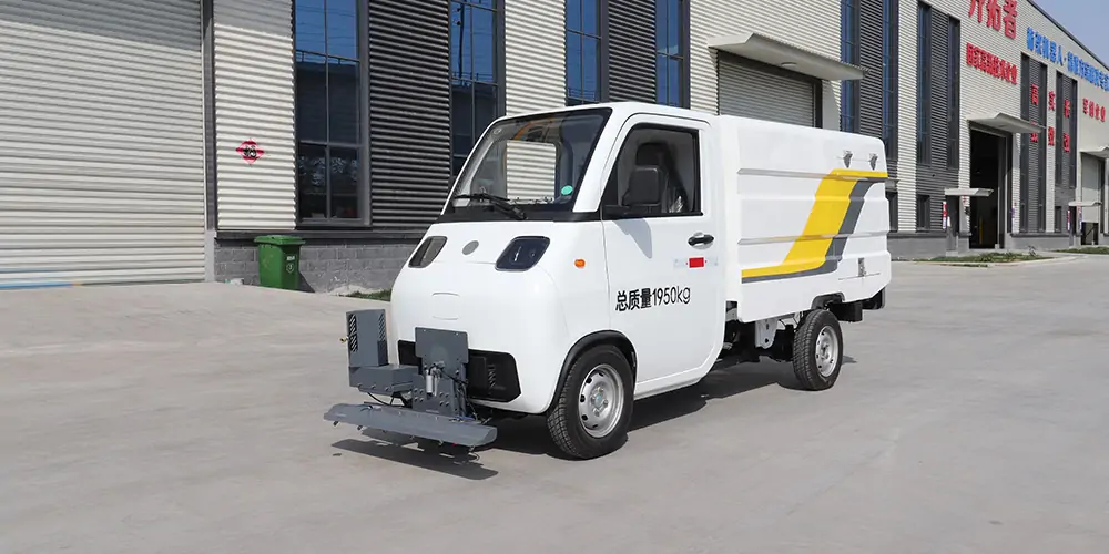 新能源路面養(yǎng)護(hù)車，高壓清洗車，高壓沖洗車，路面養(yǎng)護(hù)車