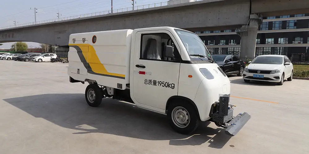 新能源路面養(yǎng)護(hù)車，高壓清洗車，高壓沖洗車，路面養(yǎng)護(hù)車