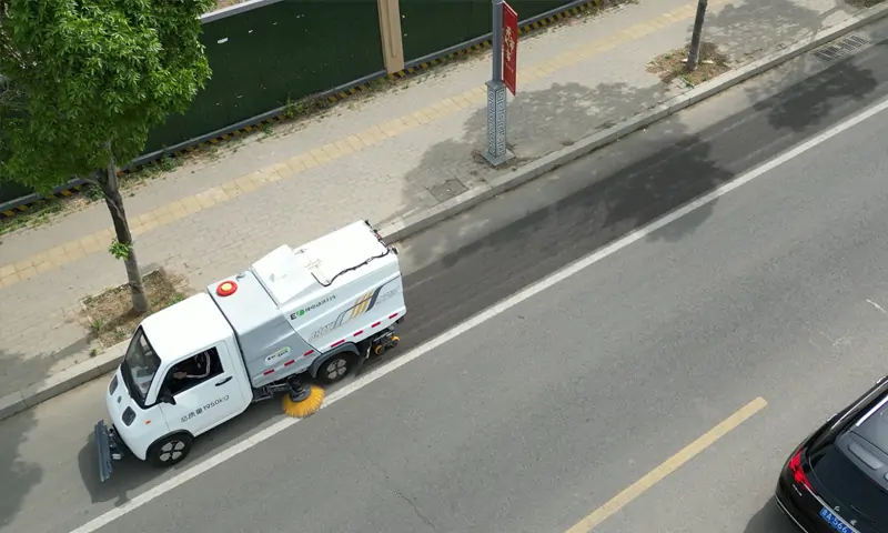 純電動(dòng)洗掃車(chē)，多功能滿(mǎn)足多種場(chǎng)景下的使用需求