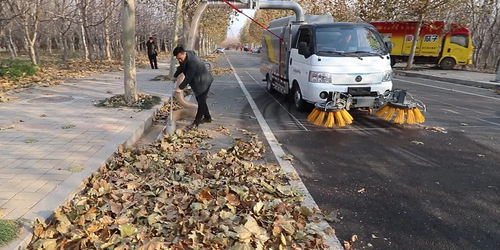 純電動(dòng)樹(shù)葉收集車，樹(shù)葉收集車，落葉收集車，吸葉機(jī)